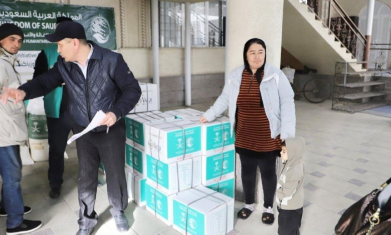 King Salman Relief Center distributes food baskets in Uzbekistan