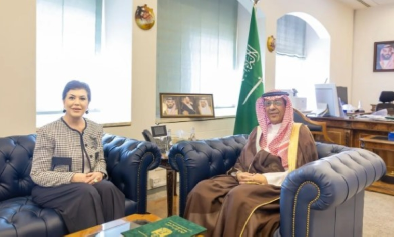 وزير الخارجية السعودي يتلقى رسالة من نظيره العراقي لتعزيز التعاون