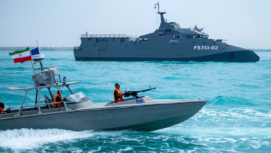 الحرس الثوري يبدأ مناورات في مضيق هرمز قبل مباحثات جنيف