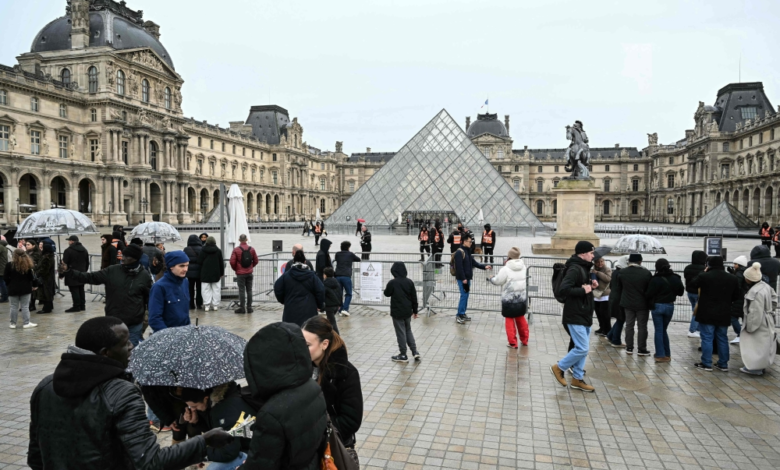 إغلاق متحف اللوفر جزئياً بسبب إضراب الموظفين وأزمات متتالية