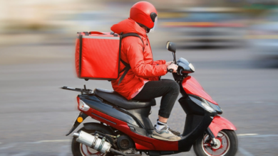 النقل تضبط تطبيقات التوصيل: استرجاع الأموال وحجب الأرقام