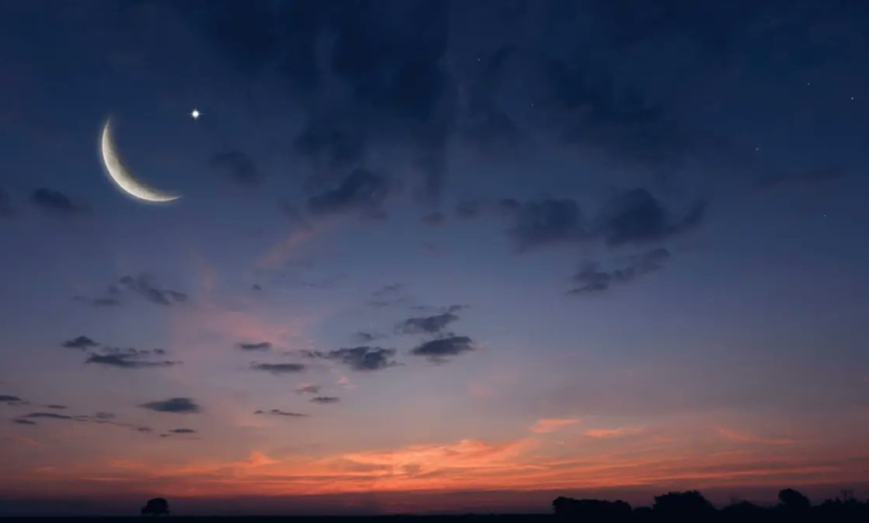 طقس ليلة تحري هلال رمضان: الأرصاد توضح مناطق رؤية الهلال