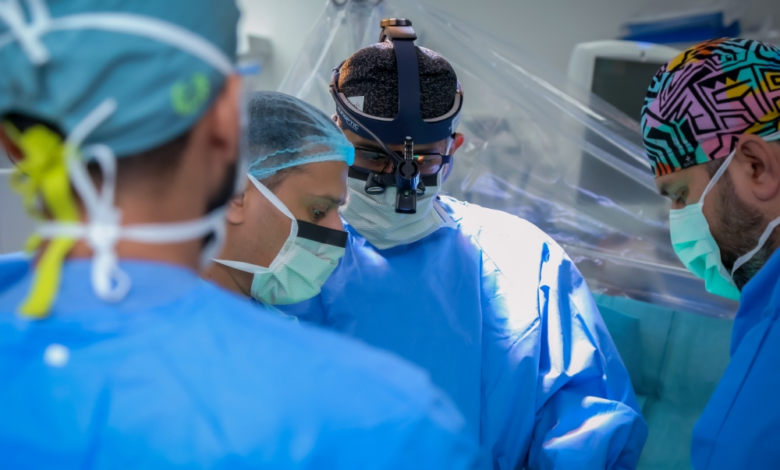 التخصصي ينجز أول جراحة روبوتية بـ 7 تدخلات قلبية عالمياً