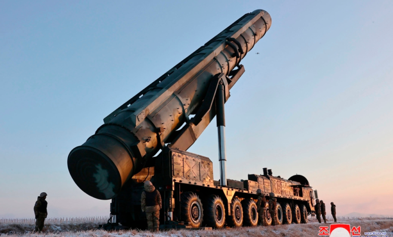 كوريا الشمالية تكشف عن قاذفات صواريخ نووية لضرب الجنوب