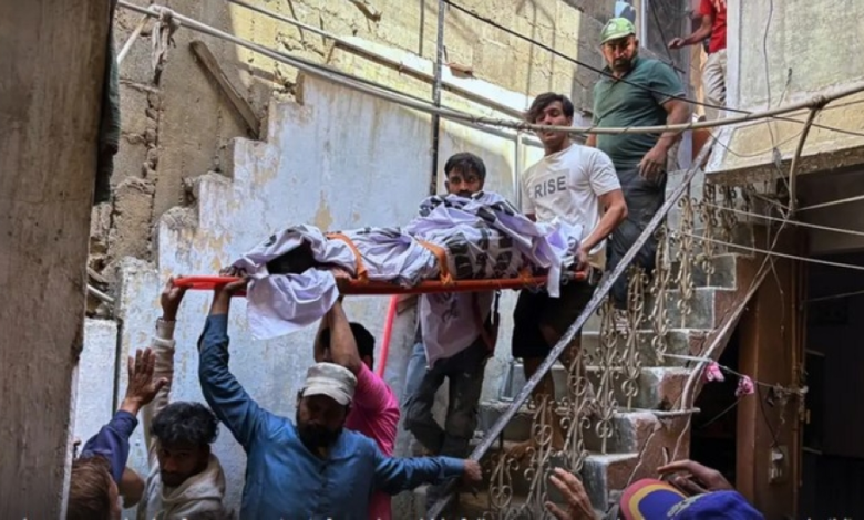 مصرع 16 شخصاً في انفجار مبنى سكني بكراتشي الباكستانية