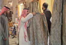 سوق القيصرية ينتعش بالأزياء التراثية استعداداً ليوم التأسيس