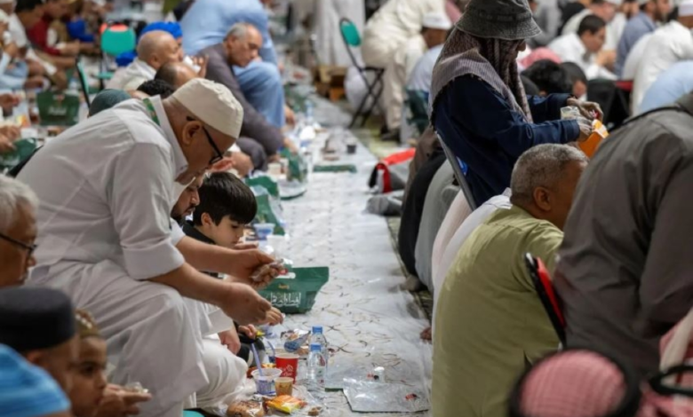 حوكمة سفر الإفطار في الحرمين: مرحلة 'الإحسان' الجديدة