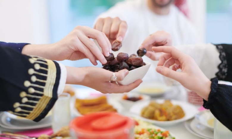 مواعيد الإمساك والإفطار 5 رمضان في السعودية 1447