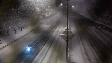 A historic snowstorm hits New York and completely paralyzes life