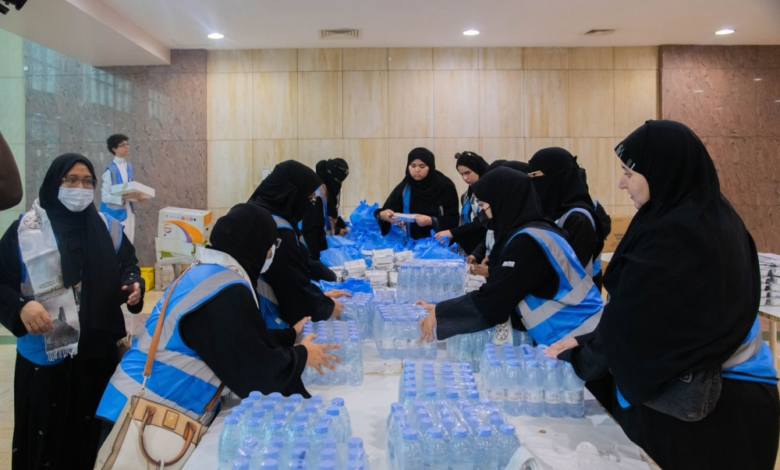 مبادرة كالغيث: جامعة أم القرى توزع 900 وجبة إفطار بمكة