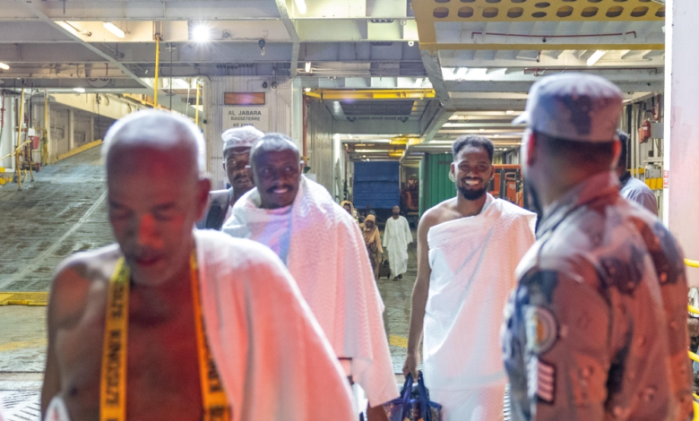 ميناء جدة يستقبل أولى رحلات معتمري رمضان 1447