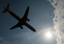 بوليفيا: تحطم طائرة أموال ومواجهات بين الشرطة والأهالي