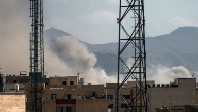 ولي العهد وماكرون يبحثان احتواء التصعيد في الشرق الأوسط